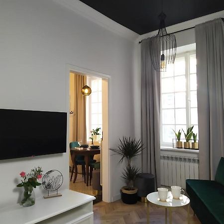 Ndm Apartament Warschau Buitenkant foto